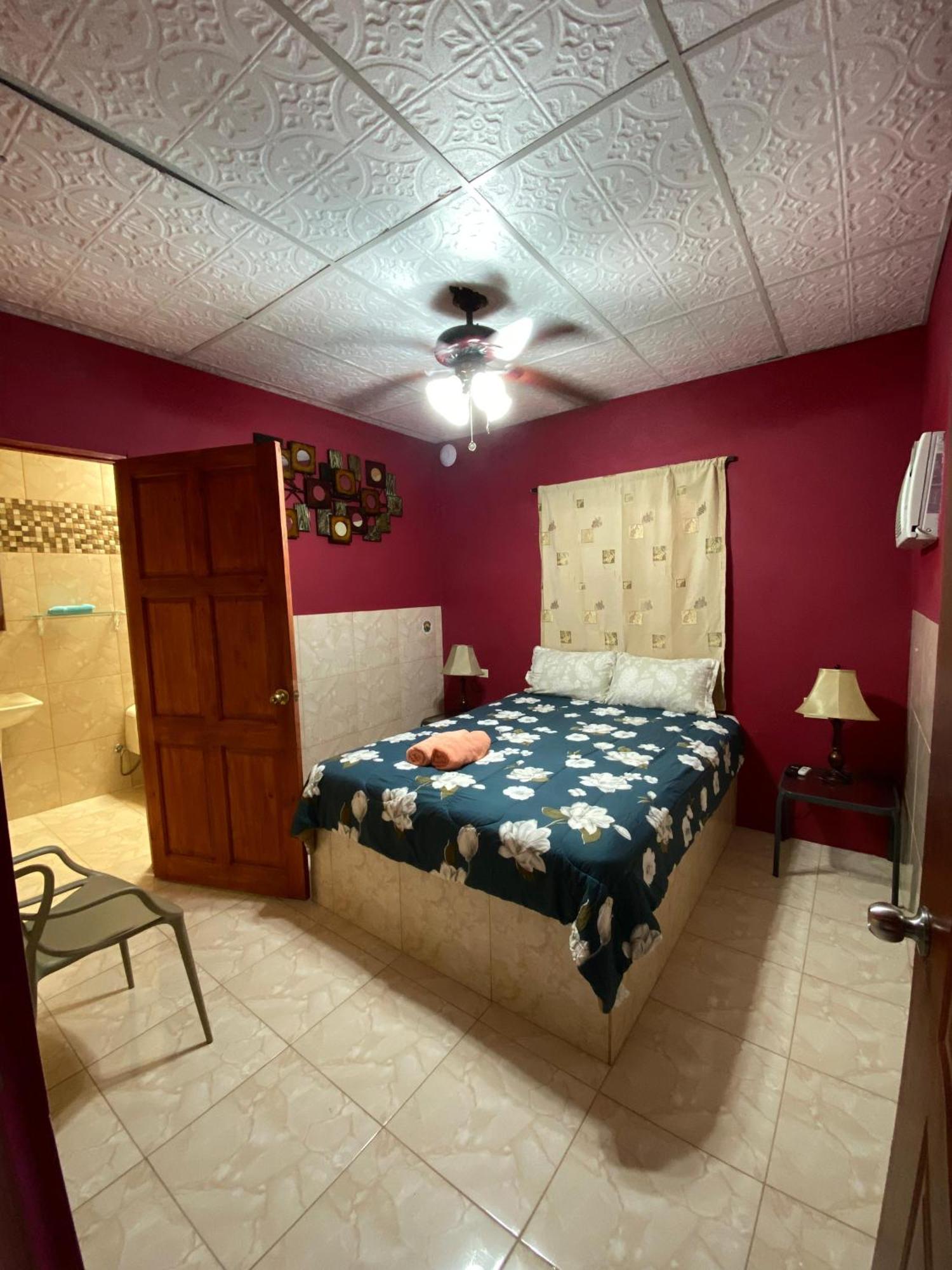 El Valle de Anton Windmill Hostal מראה חיצוני תמונה